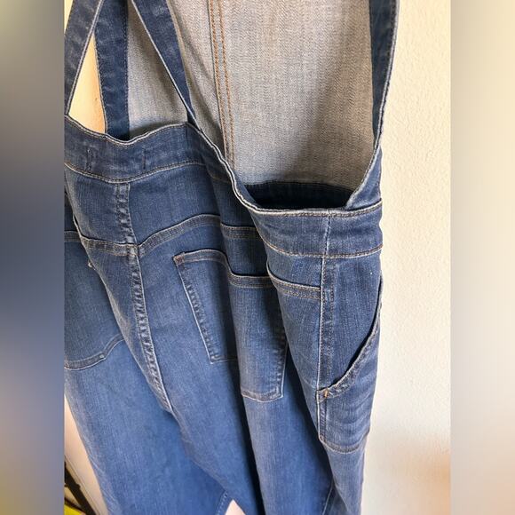 Madewell Skinny Overalls in Santiago Wash Denim Jean - Picture 7 of 10